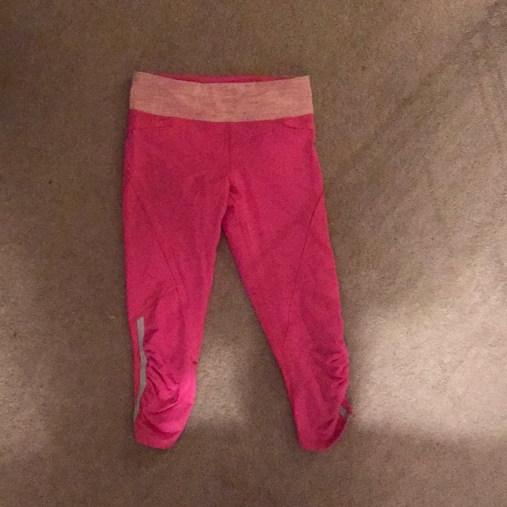 Pink cropped Lulu Lemon leggings